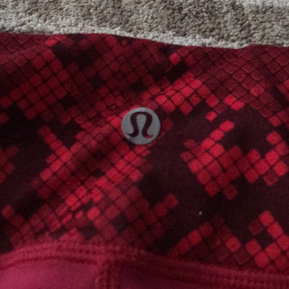 EUC Lululemon leggings - Picture 5 of 7